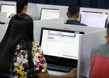 Provão Eletrônico abre inscrições para quem quer finalizar estudos no interior do Amazonas