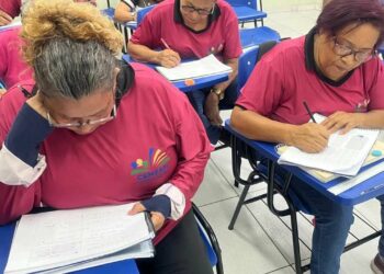 FUnATI abre matrículas na EJA para adultos e idosos em Manaus