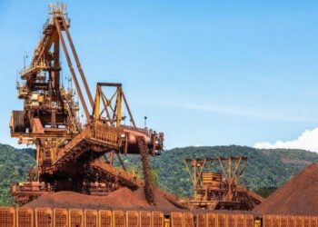 Programa de formação profissional oferece mais de 400 vagas; inscrições abertas