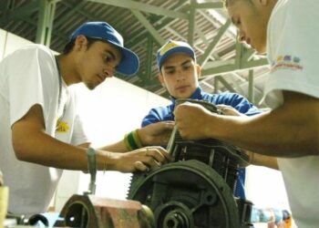 Curso online gratuito abre 2 mil vagas para jovens do Amazonas em busca do primeiro emprego